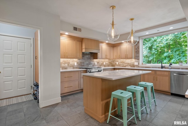 102 Forest Rd, Davenport, IA 52803 - photo 9