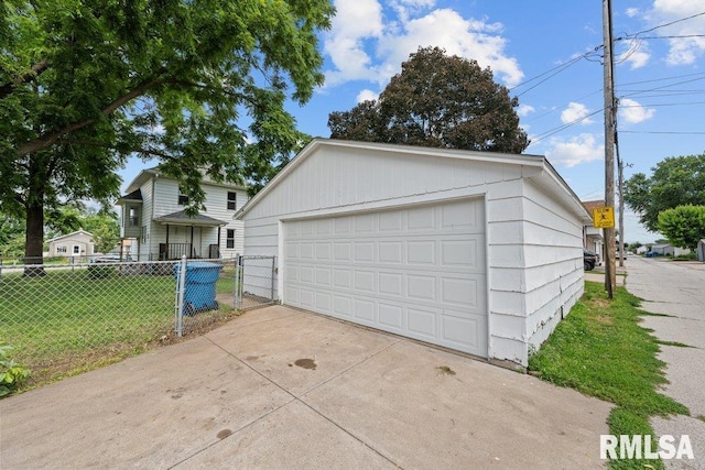 204 15th Ave, East Moline, IL 61244 - view of detached garage