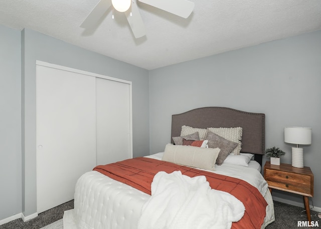 5022 Northbrook Ct, Davenport, IA 52806 - carpeted bedroom featuring a closet and ceiling fan