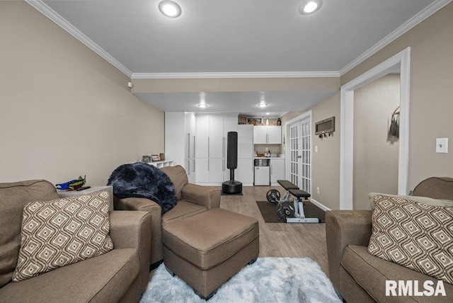 2401 W Dale Ct, Bettendorf, IA 52722 - living area with wood finished floors, crown molding, and recessed lighting