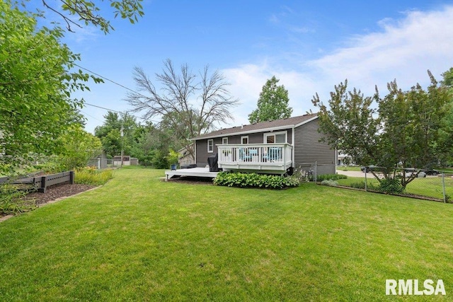 2401 W Dale Ct, Bettendorf, IA 52722 - view of front facade featuring a deck
