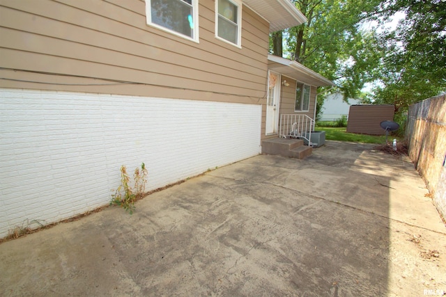 3618 18th St, Bettendorf, IA 52722 - view of patio / terrace