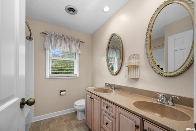 2303 Wynnewood Ct, Davenport, IA 52807 - bathroom with double vanity, a bath, and a shower