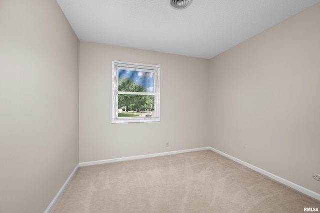 2303 Wynnewood Ct, Davenport, IA 52807 - spare room with light carpet