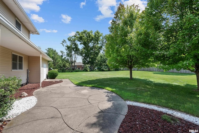 2303 Wynnewood Ct, Davenport, IA 52807 - view of patio
