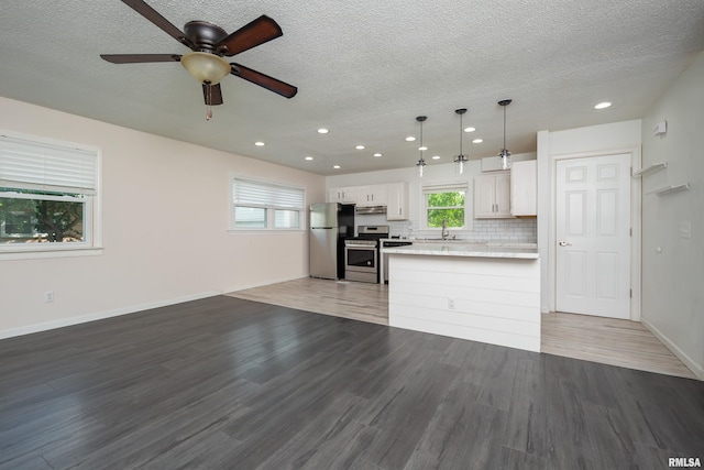 8213 10th St W, Rock Island, IL 61201 - photo 5