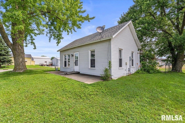 58 Lemon St, Tipton, IA 52772 - photo 2