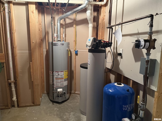 124 Riverview Heights Dr, Le Claire, IA 52753 - utilities featuring water heater