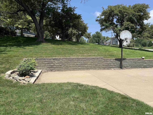 124 Riverview Heights Dr, Le Claire, IA 52753 - view of community with a lawn and community basketball court