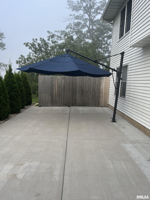 124 Riverview Heights Dr, Le Claire, IA 52753 - view of patio