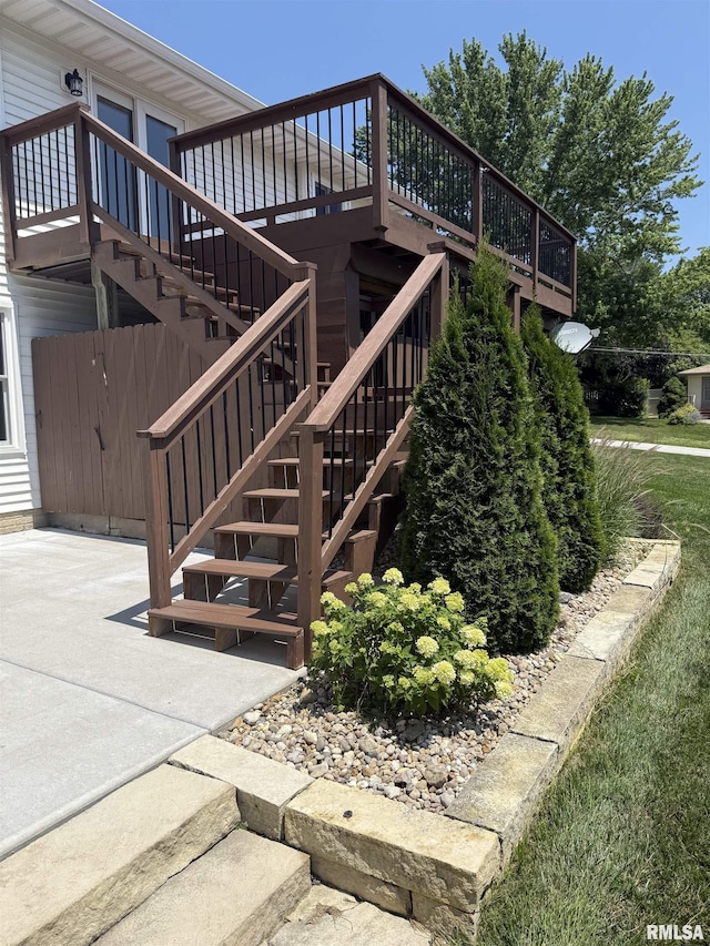 124 Riverview Heights Dr, Le Claire, IA 52753 - view of stairway