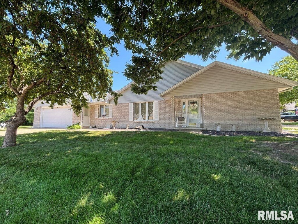 3006 Bluff Ridge Dr, Quincy, IL 62305 - photo 1