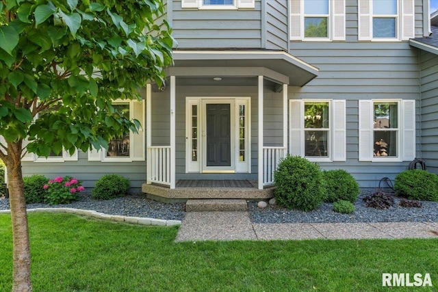 6470 James Rd, Bettendorf, IA 52722 - entrance to property featuring a yard