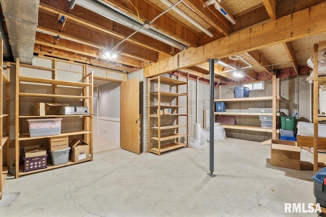 6470 James Rd, Bettendorf, IA 52722 - view of unfinished below grade area