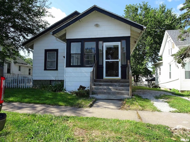 1554 W Pleasant St, Davenport, IA 52804 - photo 1