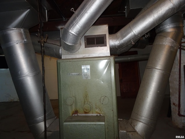 1554 W Pleasant St, Davenport, IA 52804 - photo 19