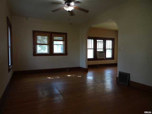 1554 W Pleasant St, Davenport, IA 52804 - photo 4