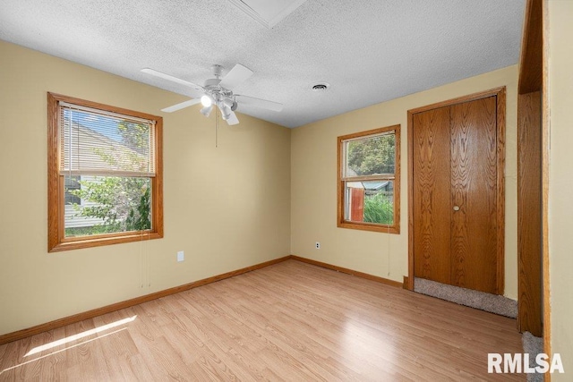 7302 Cedar St, Davenport, IA 52806 - photo 8