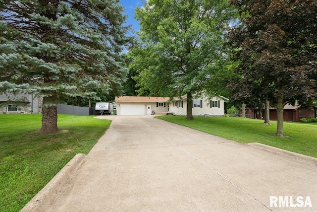 2445 Bobwhite Dr, Muscatine, IA 52761 - photo 4