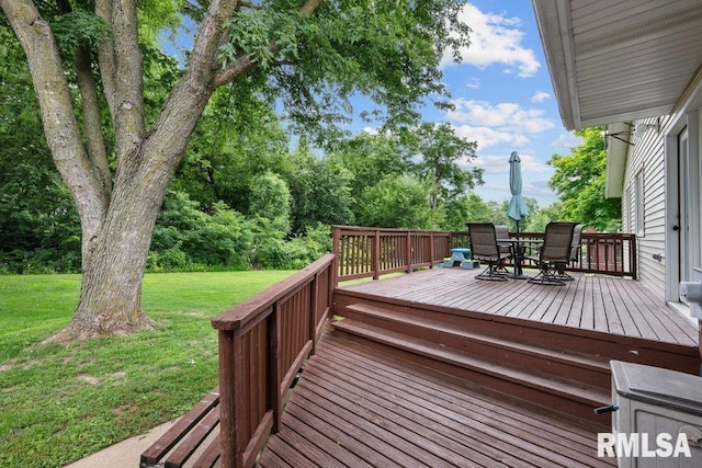 2445 Bobwhite Dr, Muscatine, IA 52761 - photo 9