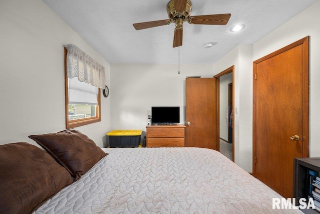2236 W Columbia Ave, Davenport, IA 52804 - photo 18