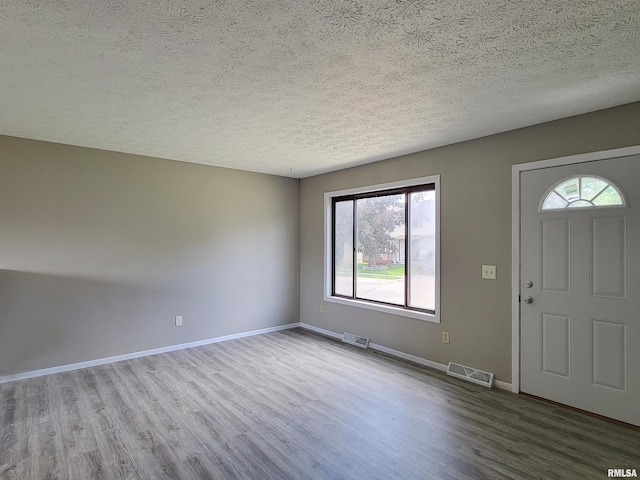 4015 W 14th Ct, Davenport, IA 52804 - photo 2