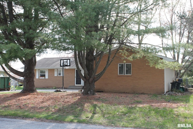 109 N 3rd St, Colona, IL 61241 - photo 5