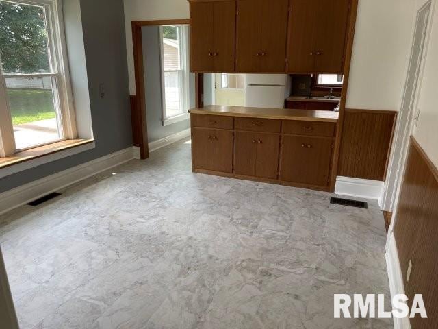 205 NW 5th Ave, Aledo, IL 61231 - photo 9