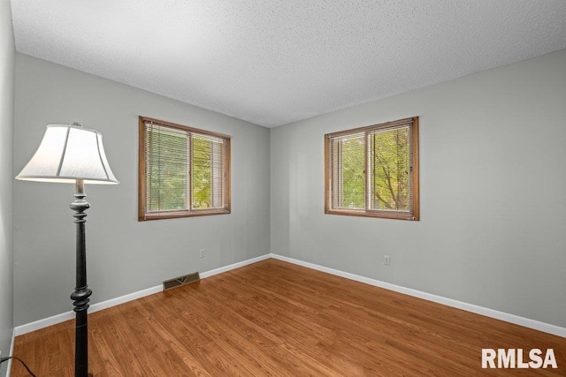 302 Park Lane Cir, Park View, IA 52748 - photo 15