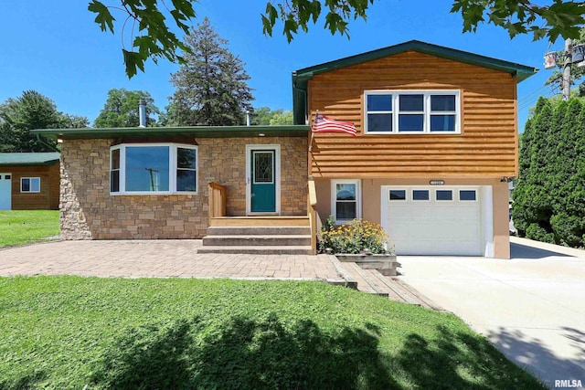1128 N Cody Rd, Le Claire, IA 52753 - photo 1