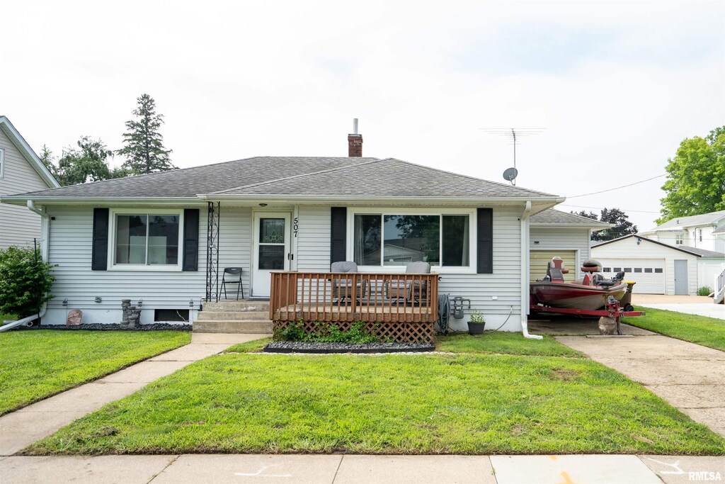 507 W Quarry St, Maquoketa, IA 52060 - photo 1
