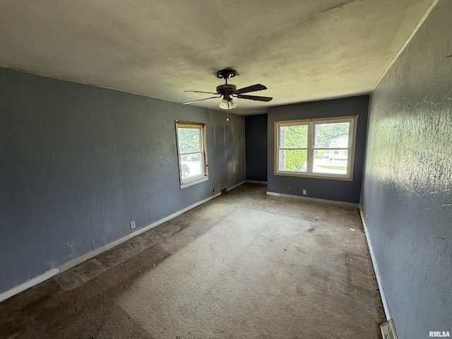 2725 W 49th St, Davenport, IA 52806 - photo 13