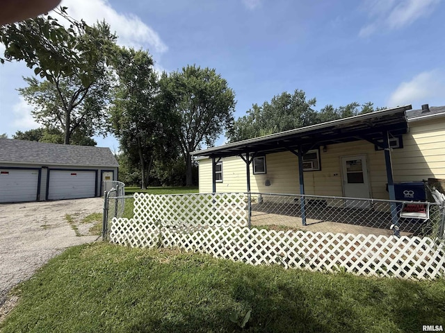 2725 W 49th St, Davenport, IA 52806 - photo 4