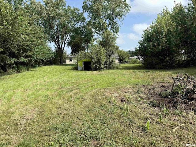2725 W 49th St, Davenport, IA 52806 - photo 8