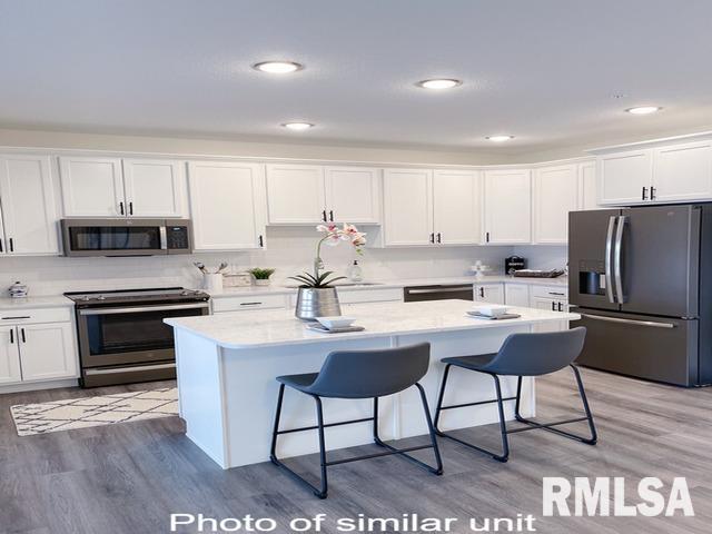 2592 Middle Rd, Bettendorf, IA 52722 - photo 3