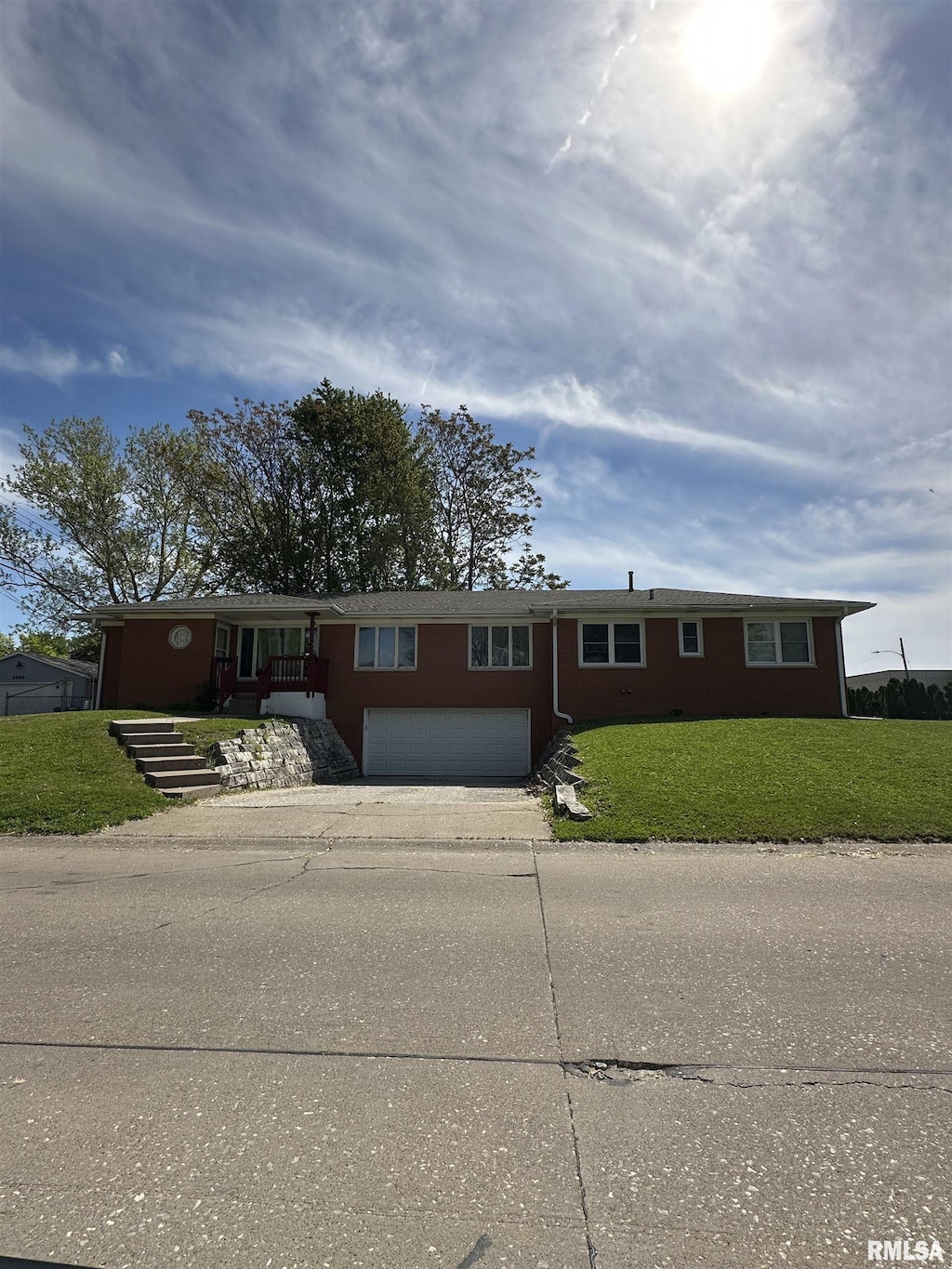 4016 1st St, East Moline, IL 61244 - photo 1