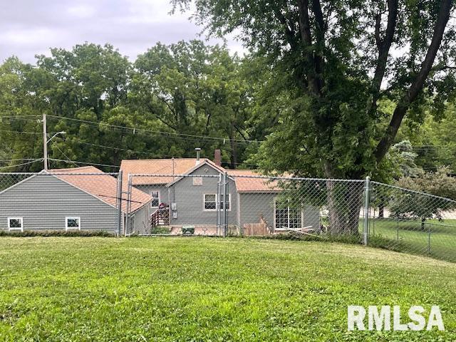 1333 Main Ave, Clinton, IA 52732 - photo 11