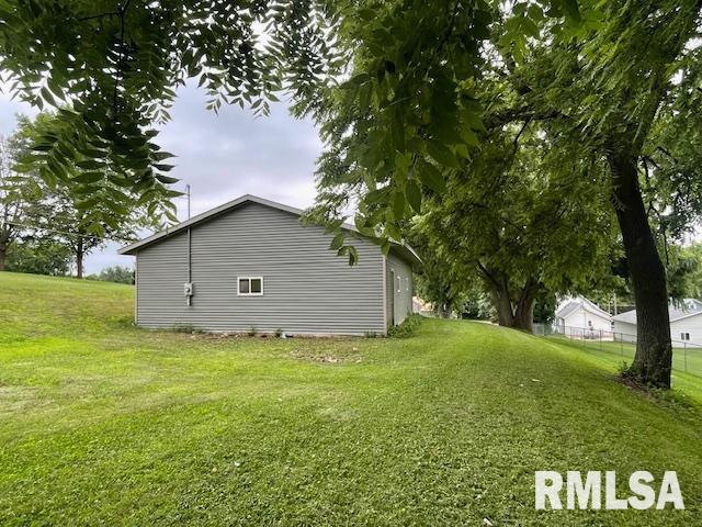 1333 Main Ave, Clinton, IA 52732 - photo 12