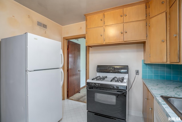 320 W Hayes St Unit 320 320-1/2 320-1/3, Davenport, IA 52803 - photo 6