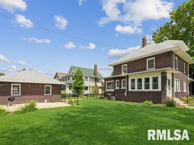 2329 13th St, Moline, IL 61265 - photo 4