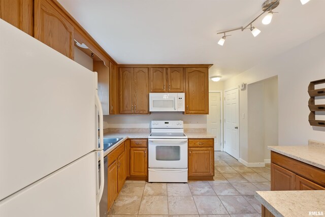112 Park Lane Cir, Eldridge, IA 52748 - photo 6