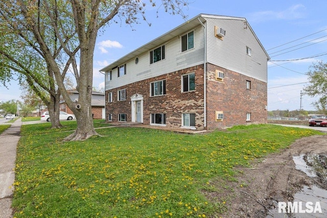 3240 Heatherton Dr, Davenport, IA 52804 - photo 2