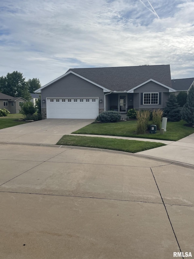 618 Sheridan Dr, Eldridge, IA 52748 - photo 1