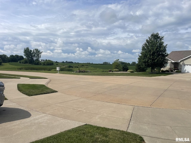 618 Sheridan Dr, Eldridge, IA 52748 - photo 2
