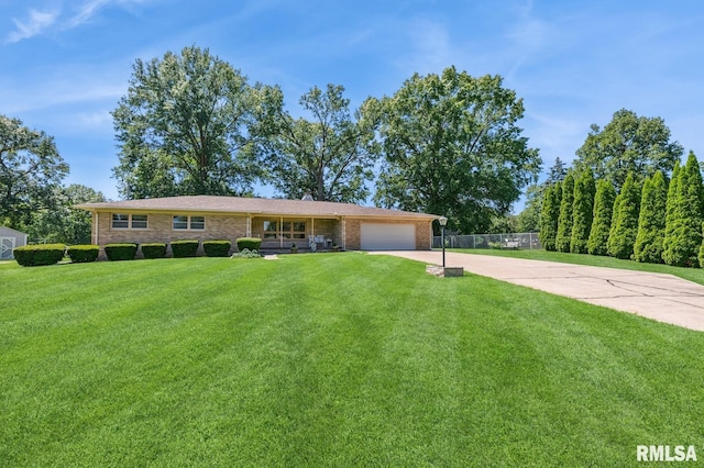 1717 Circle Dr E, Clinton, IA 52732 - photo 2