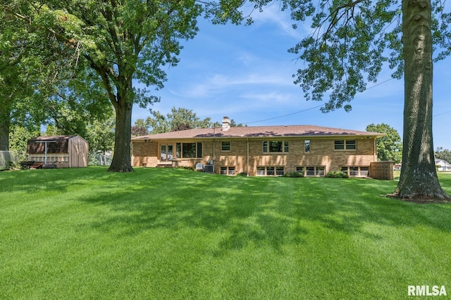 1717 Circle Dr E, Clinton, IA 52732 - photo 3