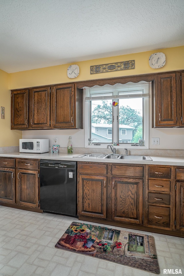 1105 W 46th St, Davenport, IA 52806 - photo 7