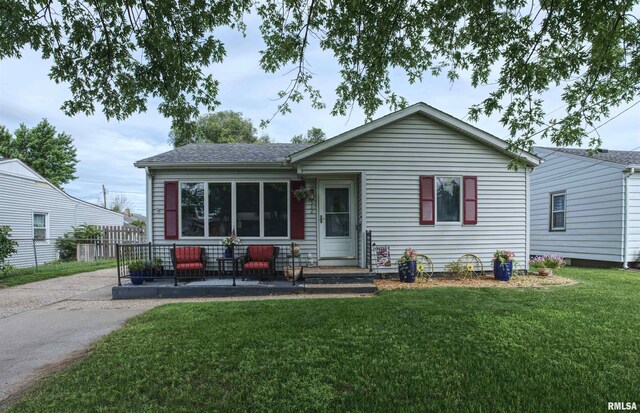 512 7th St, Camanche, IA 52730 - photo 1