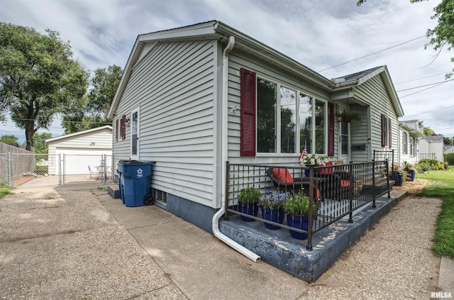 512 7th St, Camanche, IA 52730 - photo 2