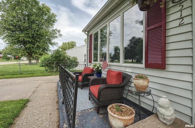512 7th St, Camanche, IA 52730 - photo 3